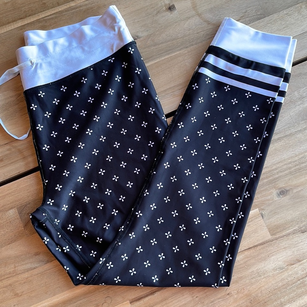 Sarah’s Day x White Fox Jasmine Midnight Clover Leggings